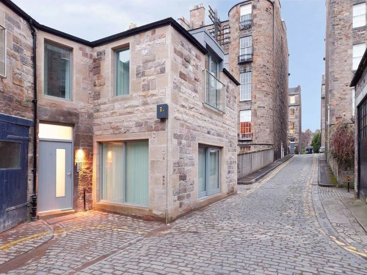 2 bed flat to rent, West Scotland Street Lane, New Town, EH3