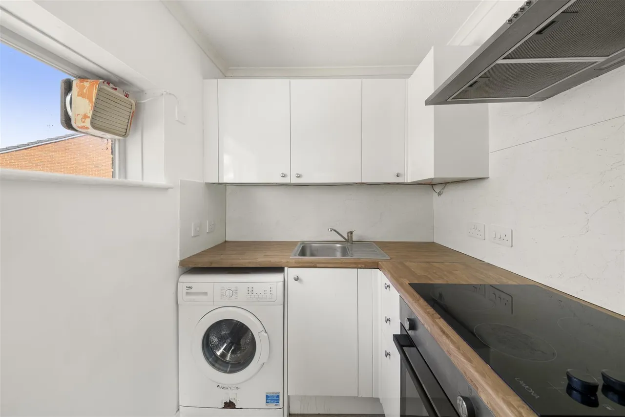 Heatherwood Drive, Hayes, photo 4