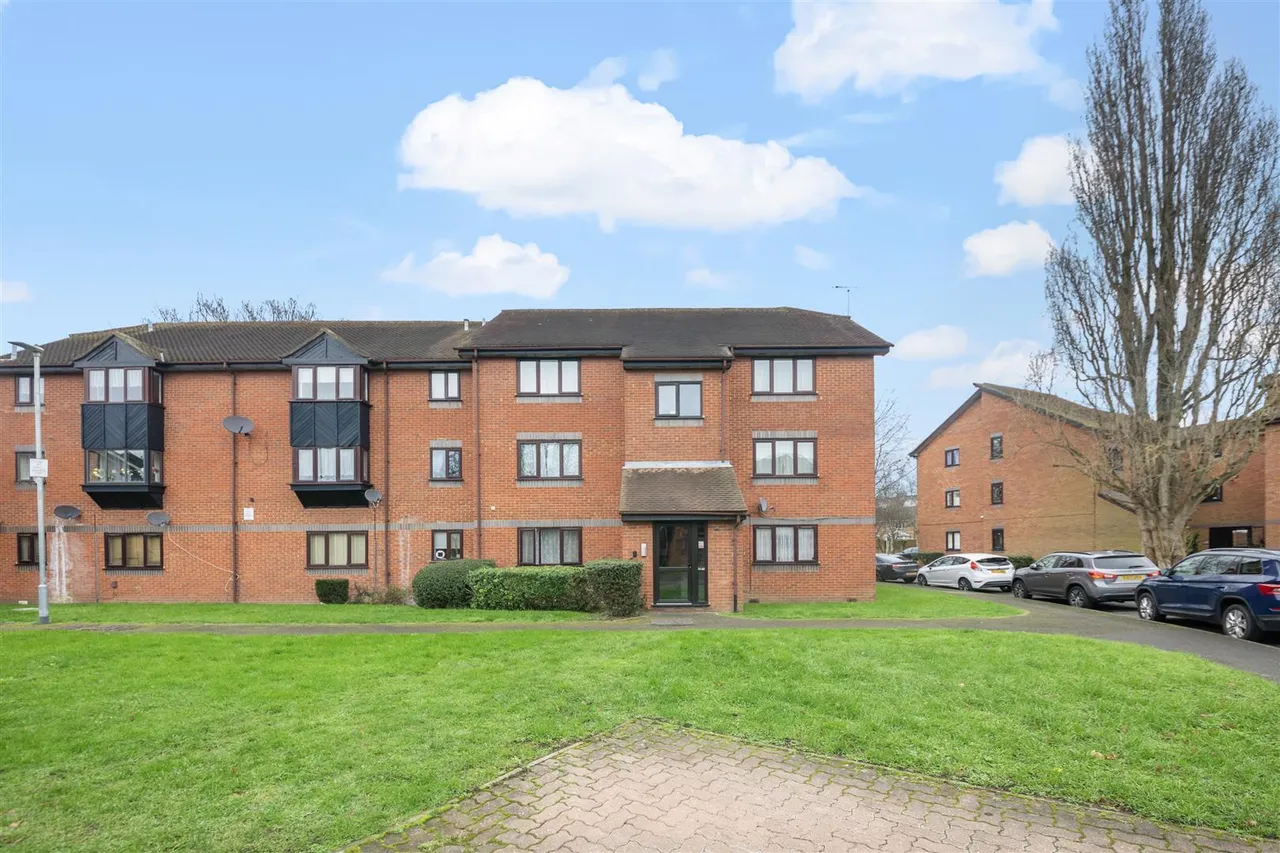 Heatherwood Drive, Hayes, photo 10