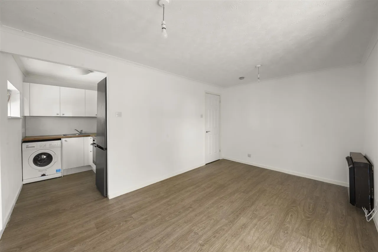 Heatherwood Drive, Hayes, photo 2