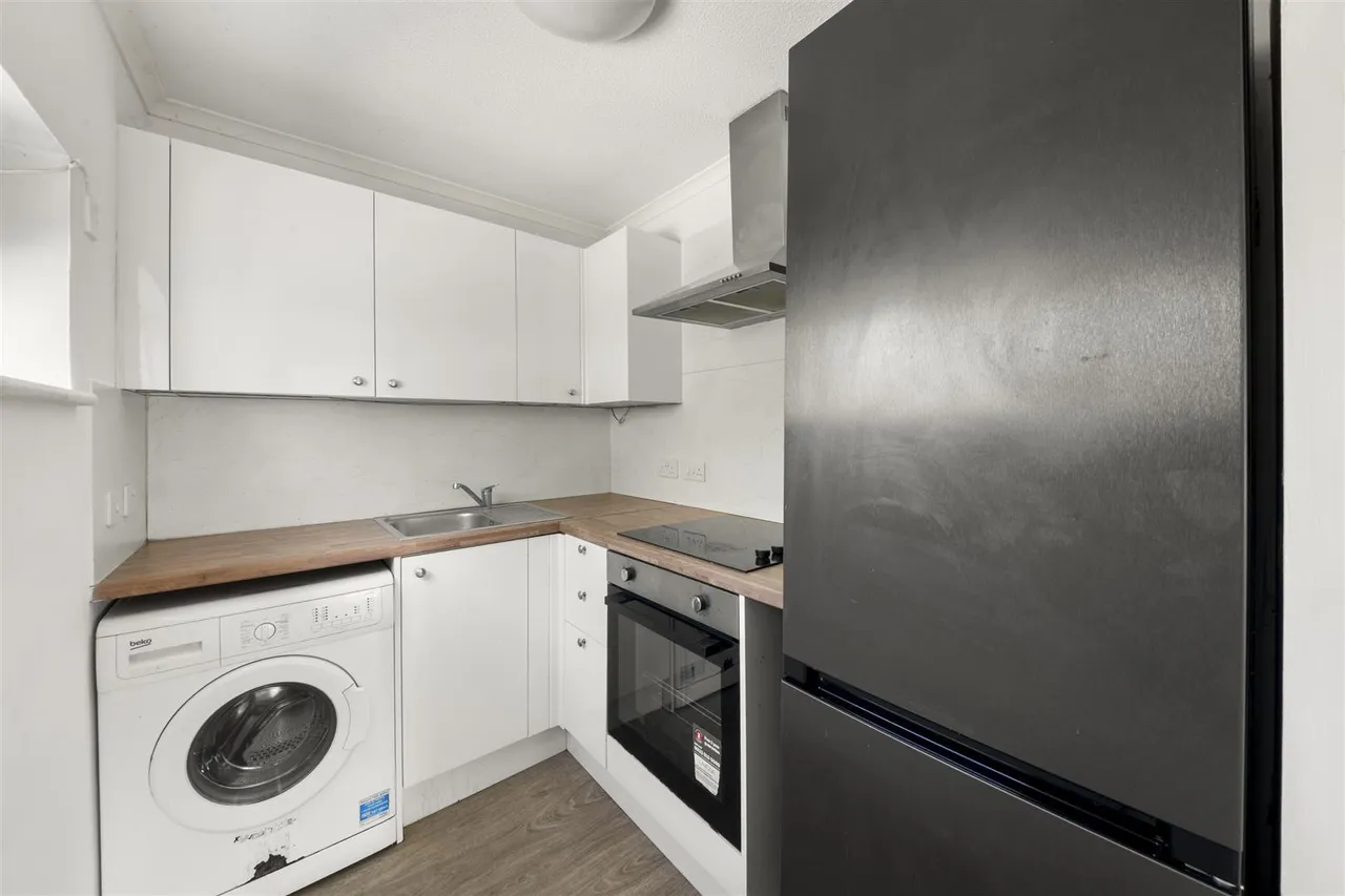 Heatherwood Drive, Hayes, photo 3