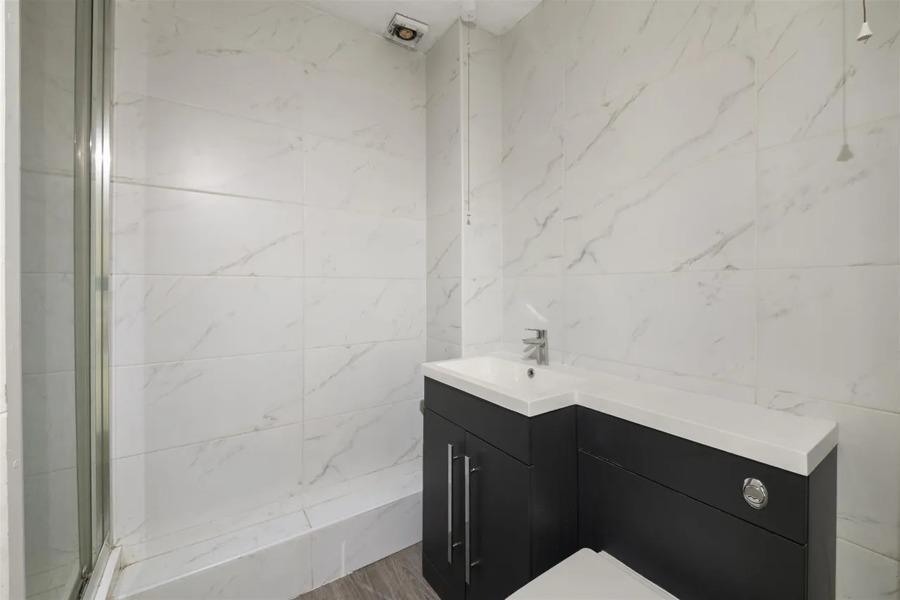 Heatherwood Drive, Hayes, photo 6