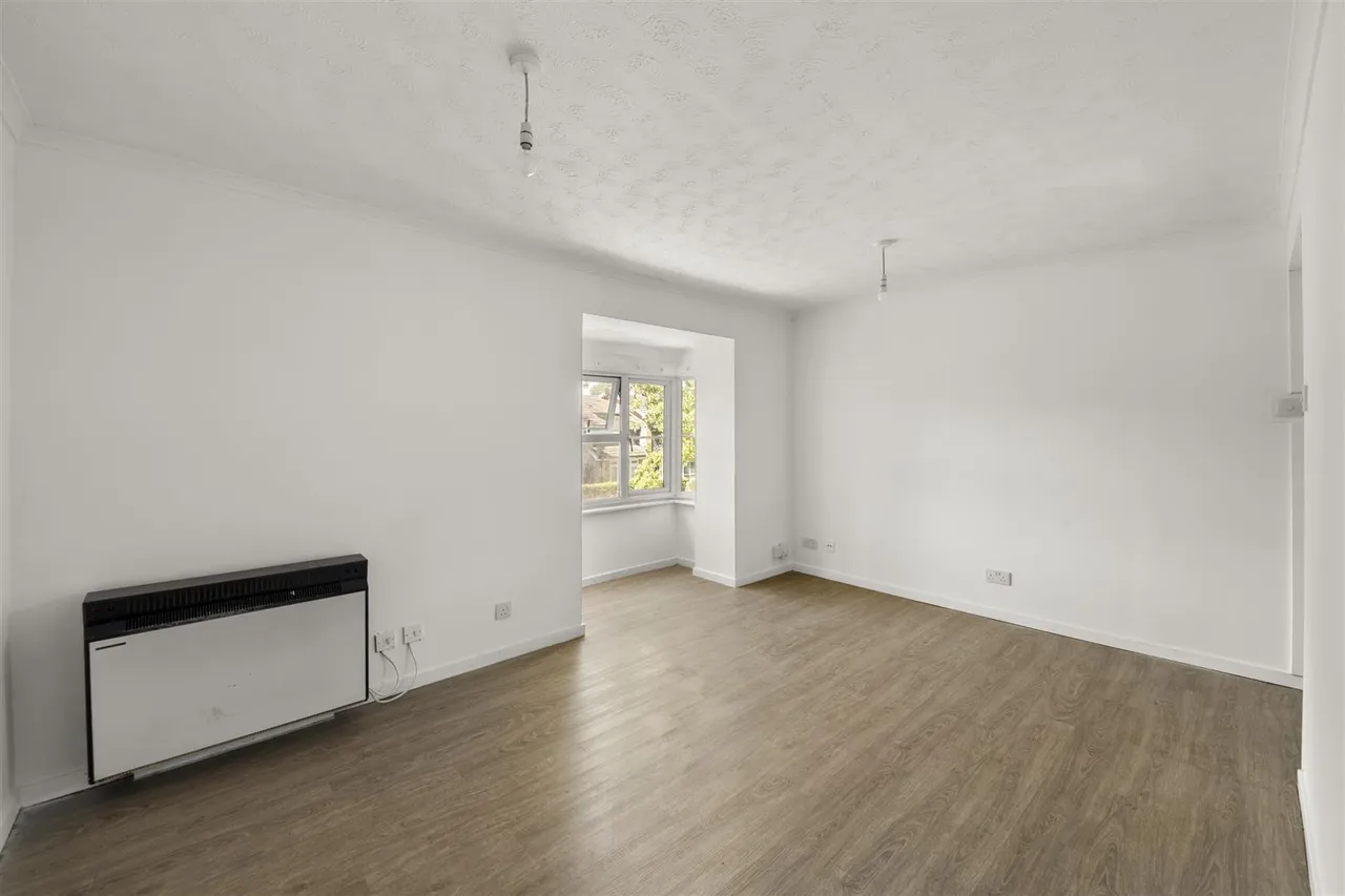 Heatherwood Drive, Hayes, photo 5