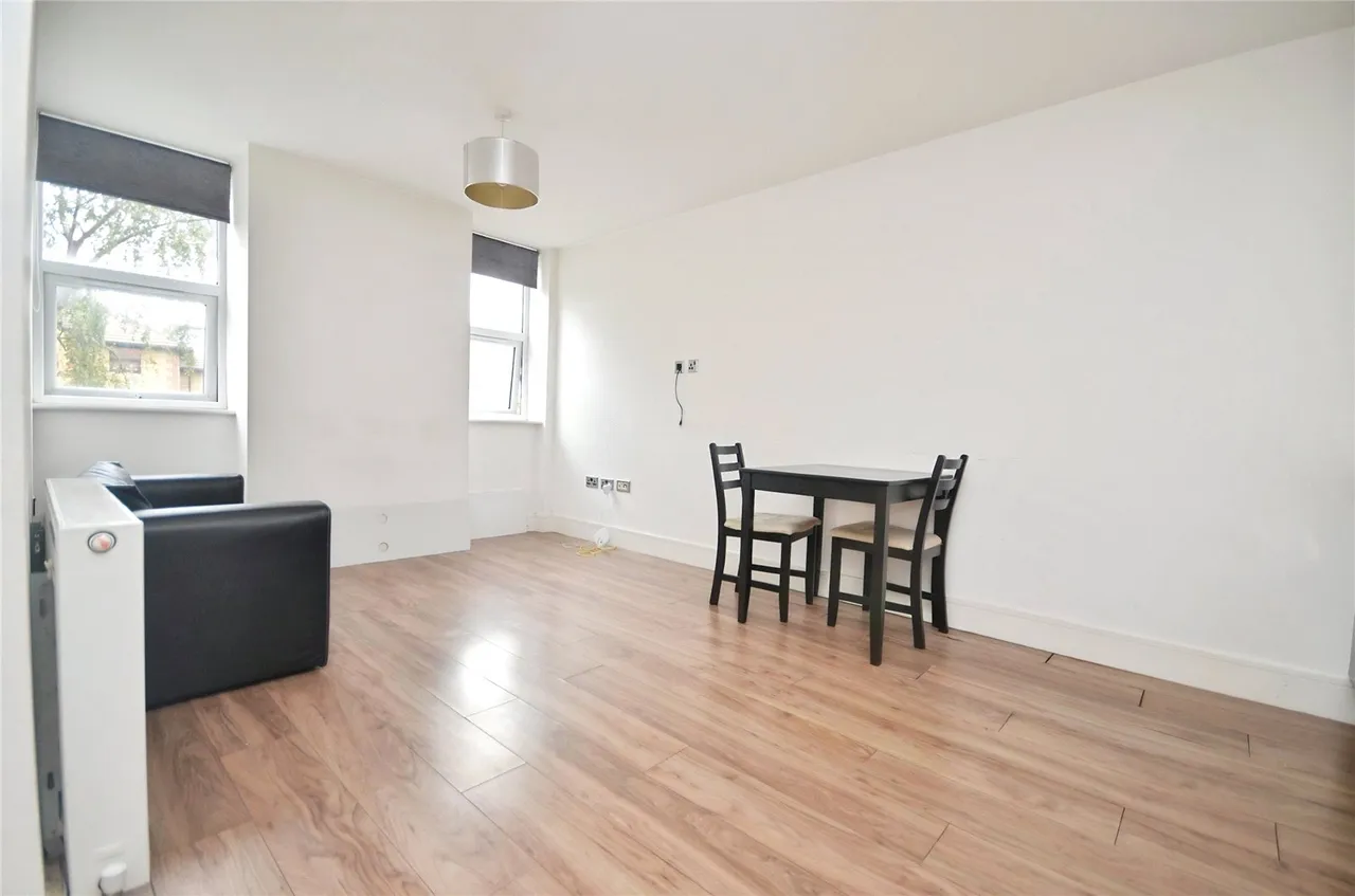 Mercury Gardens, Romford, Essex, RM1, photo 4