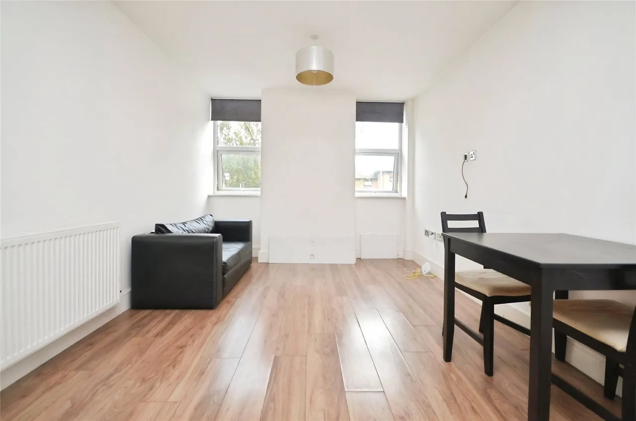 Mercury Gardens, Romford, Essex, RM1, photo 2