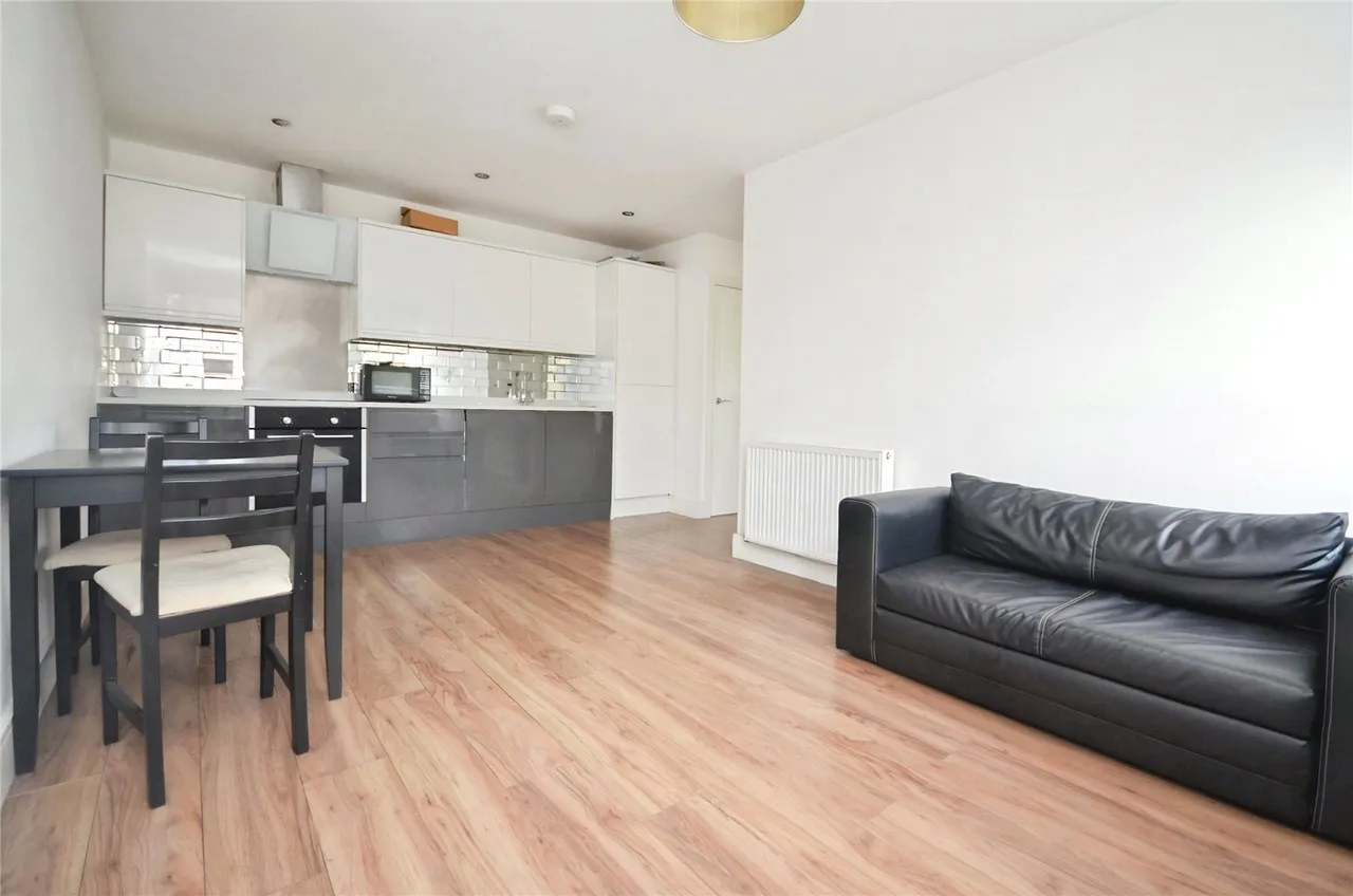 Mercury Gardens, Romford, Essex, RM1, photo 3