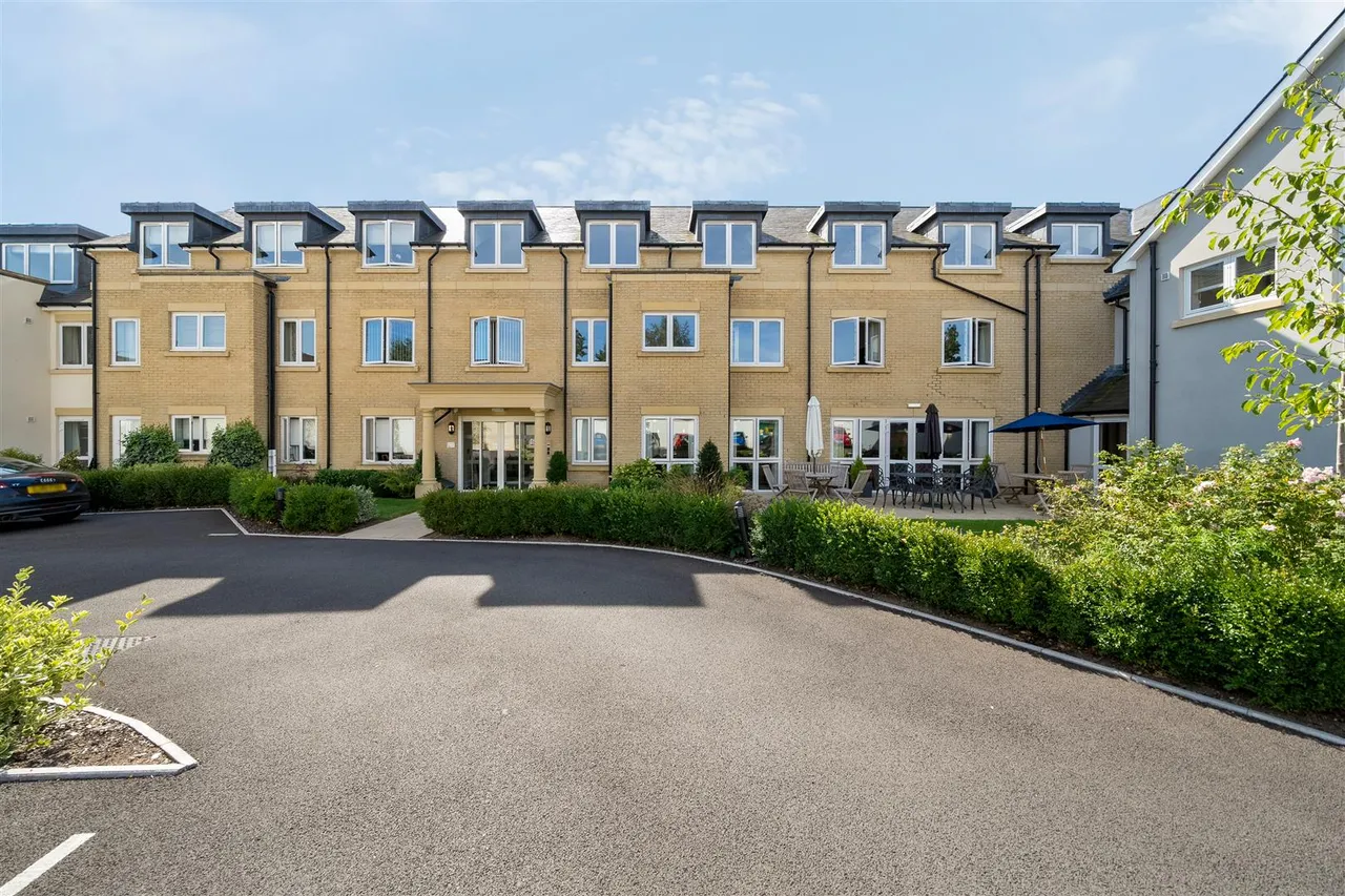1 bed flat for sale, The Causeway, Chippenham, SN15