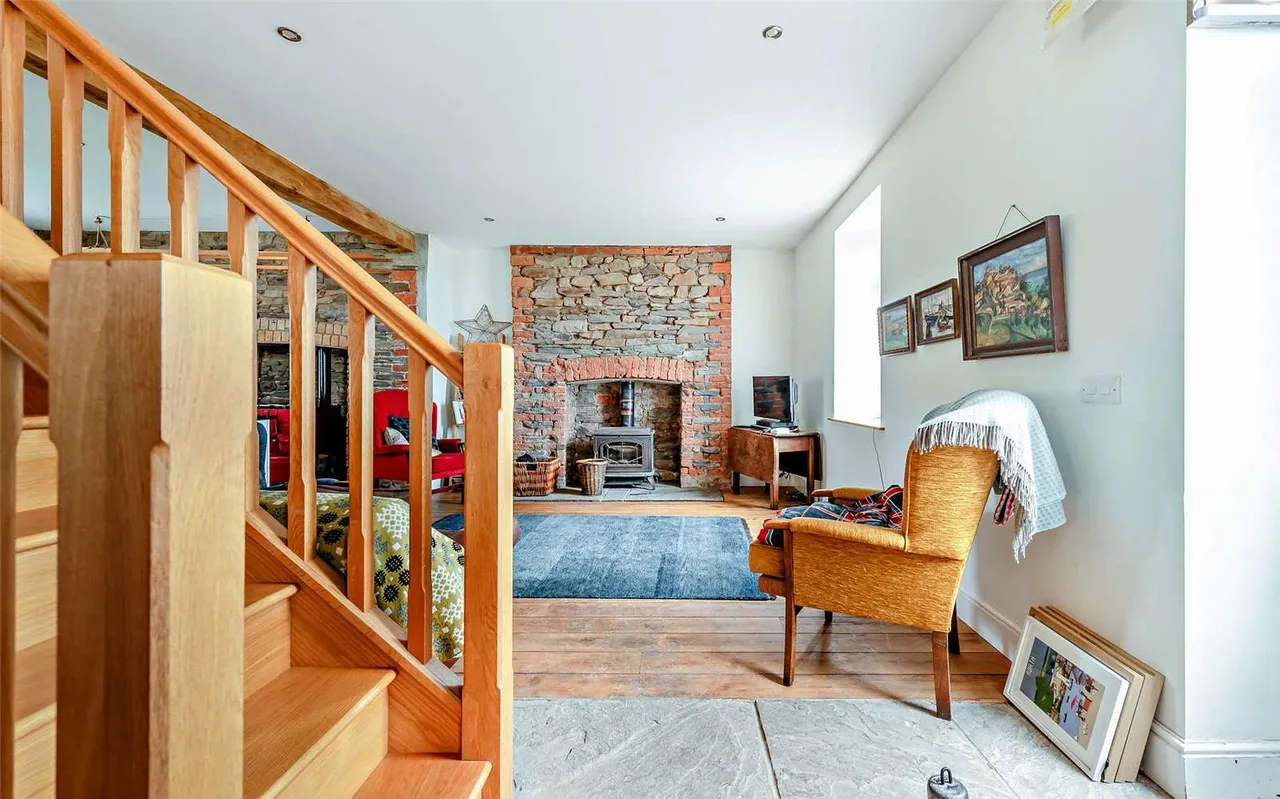 Ffairfach, Near Llandeilo, Carmarthenshire, SA19 6RF, photo 12