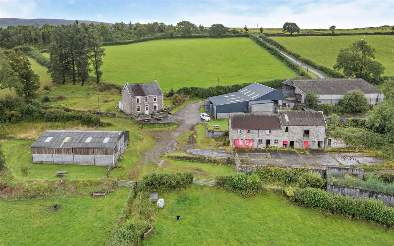 Ffairfach, Near Llandeilo, Carmarthenshire, SA19 6RF, photo 5