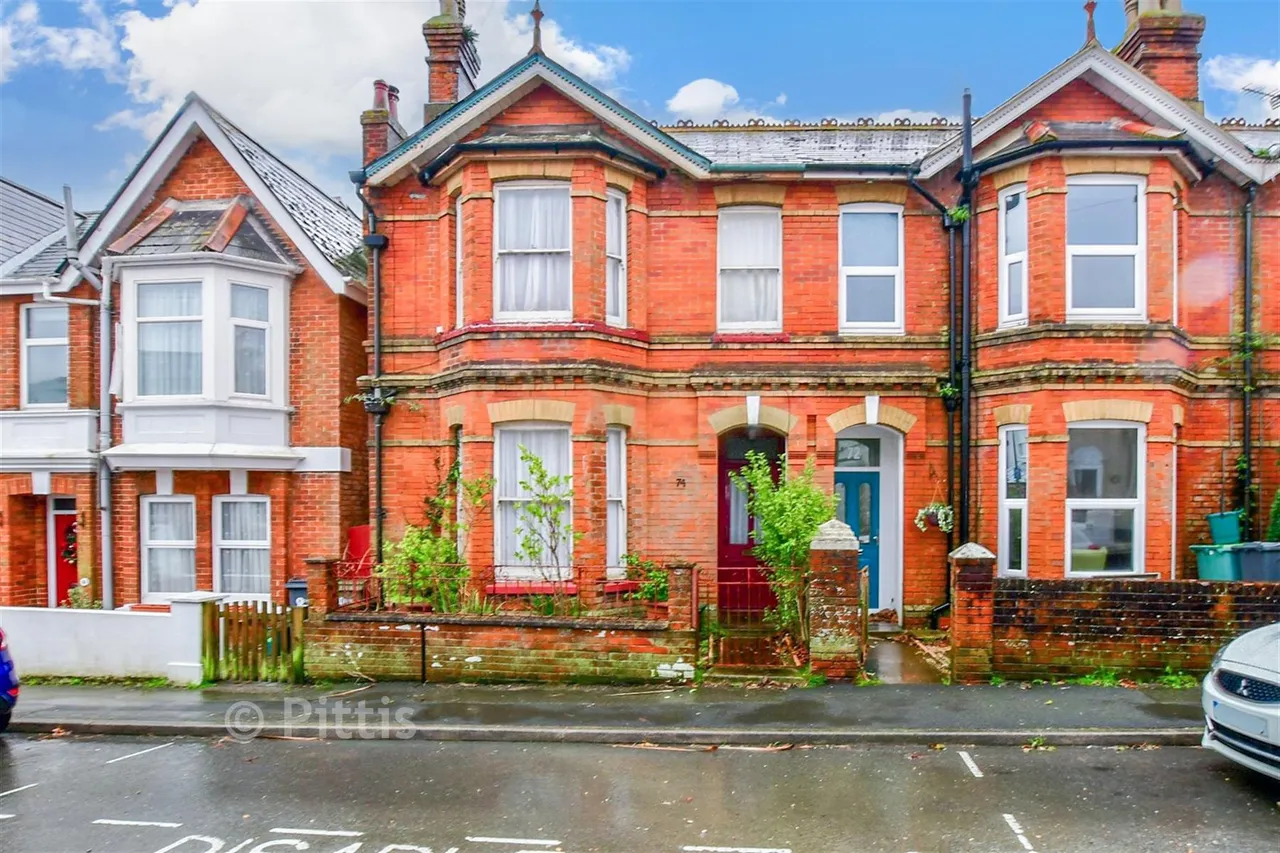 3 bed house for sale, Station Avenue, Sandown, PO36