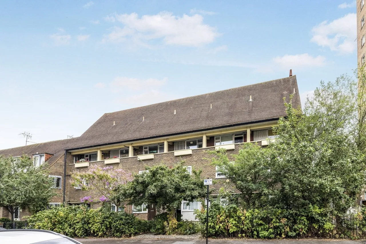 2 bed flat to rent — Alberta Street, London, SE17