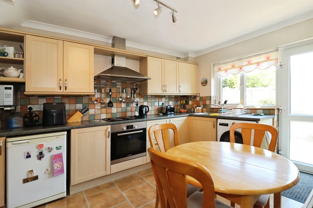 Park Lane, Frampton Cotterell, BS36, photo 6