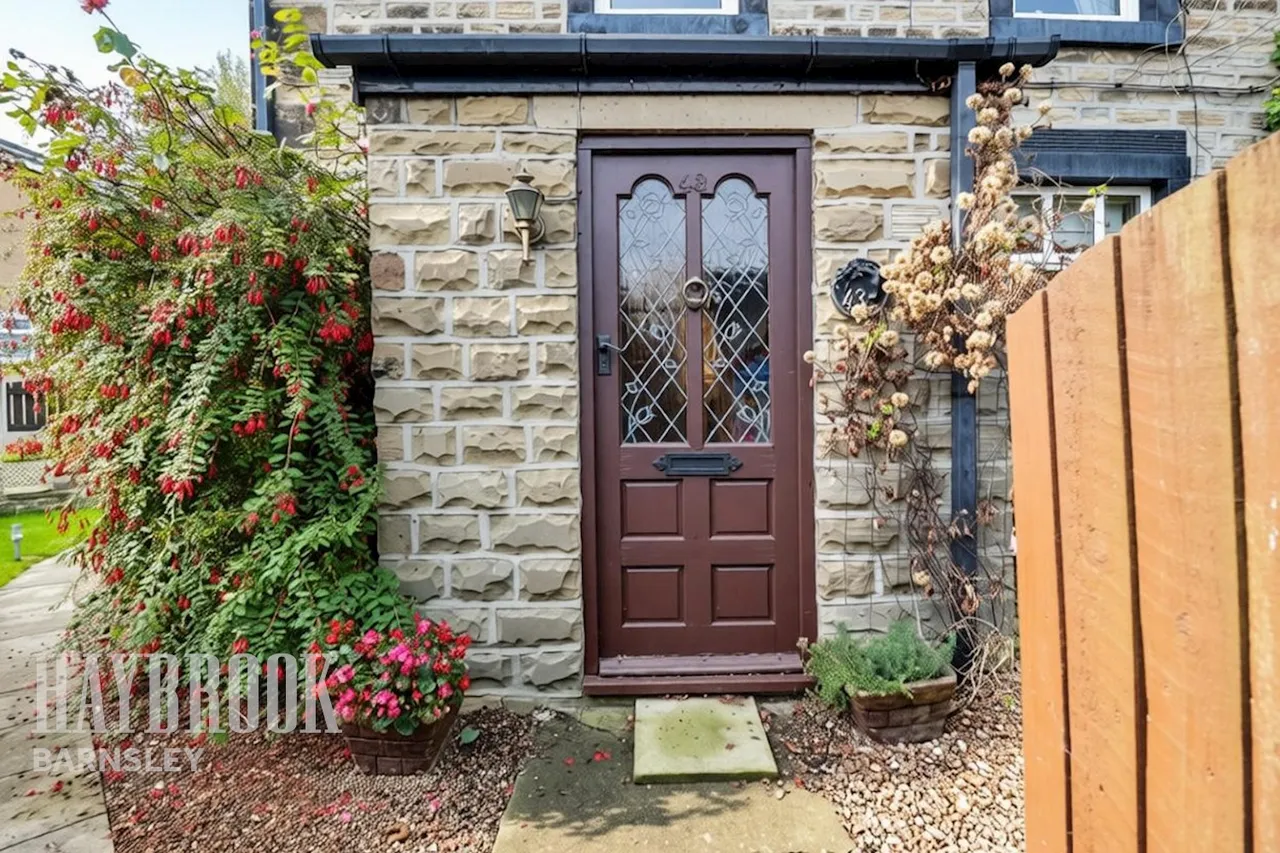 Huddersfield Road, Darton, photo 15