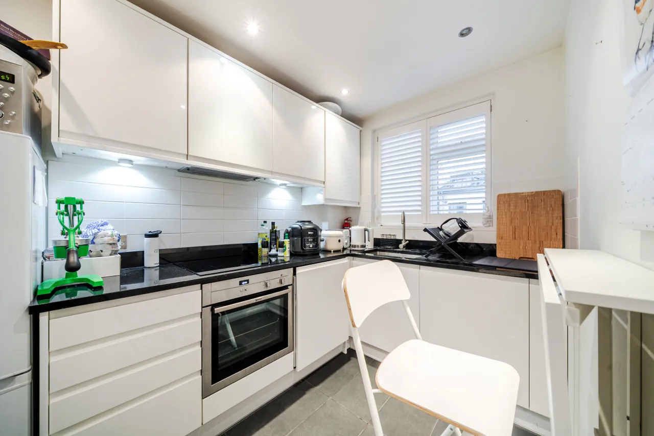 St. Julians Road, Kilburn, London, NW6, photo 2