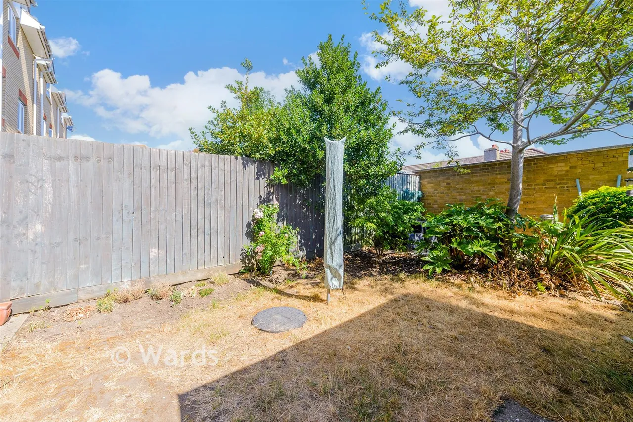 Cochrane Drive, Dartford, DA1, photo 17