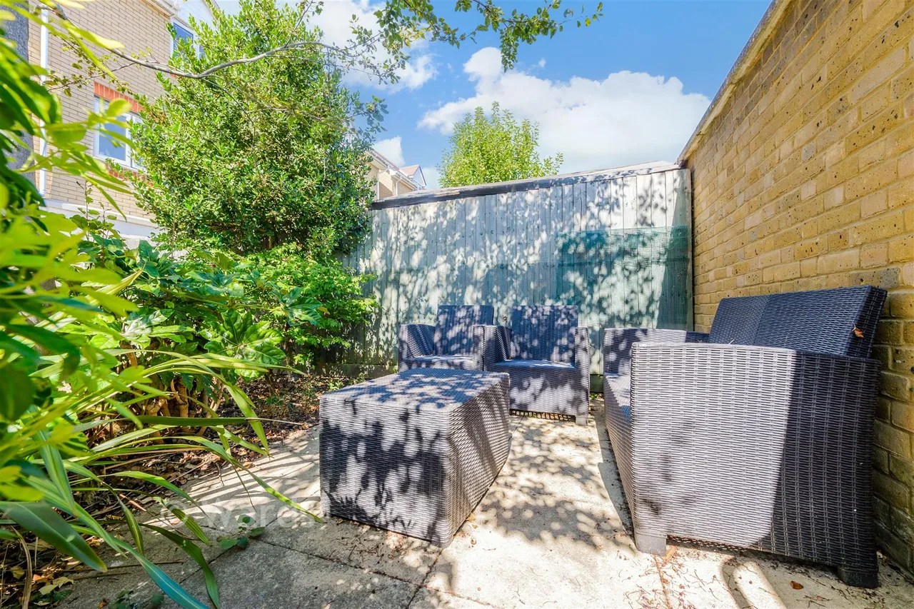 Cochrane Drive, Dartford, DA1, photo 16