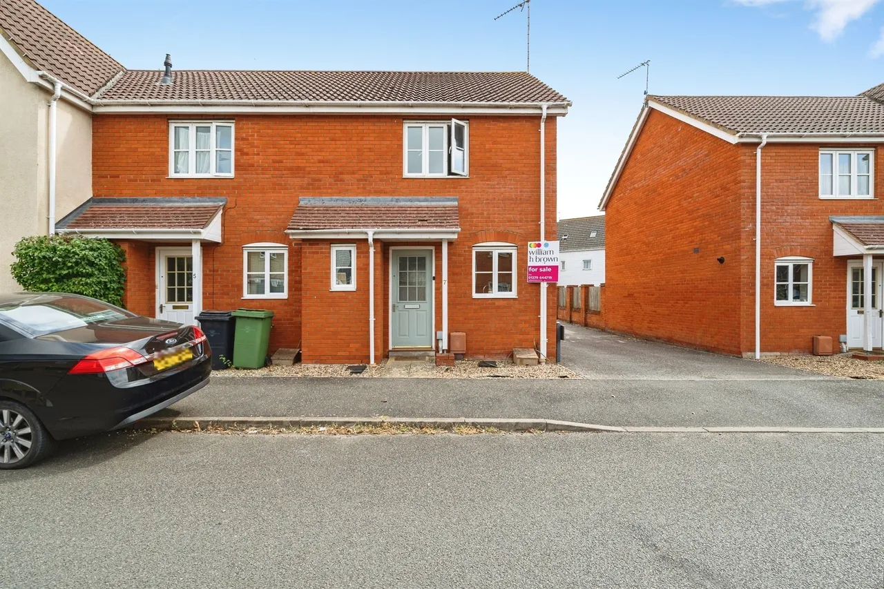 2 bed house for sale — Ensign Way, Diss