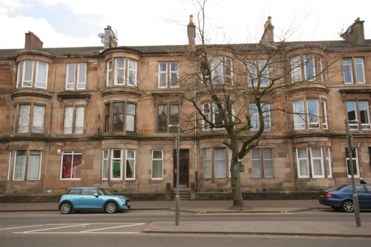 2 bed flat for sale — 2/2, 405 Paisley Road West