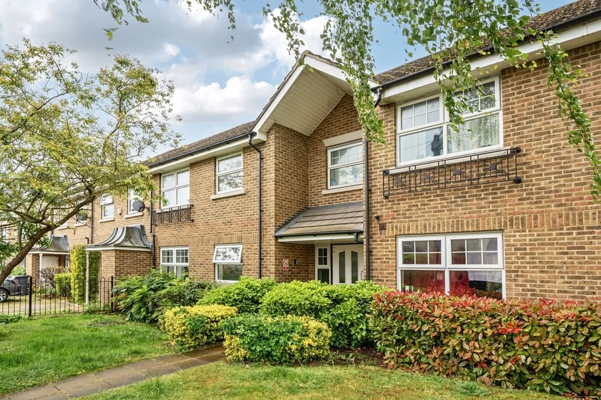 2 bed flat to rent — Lancaster Road Barnet EN4