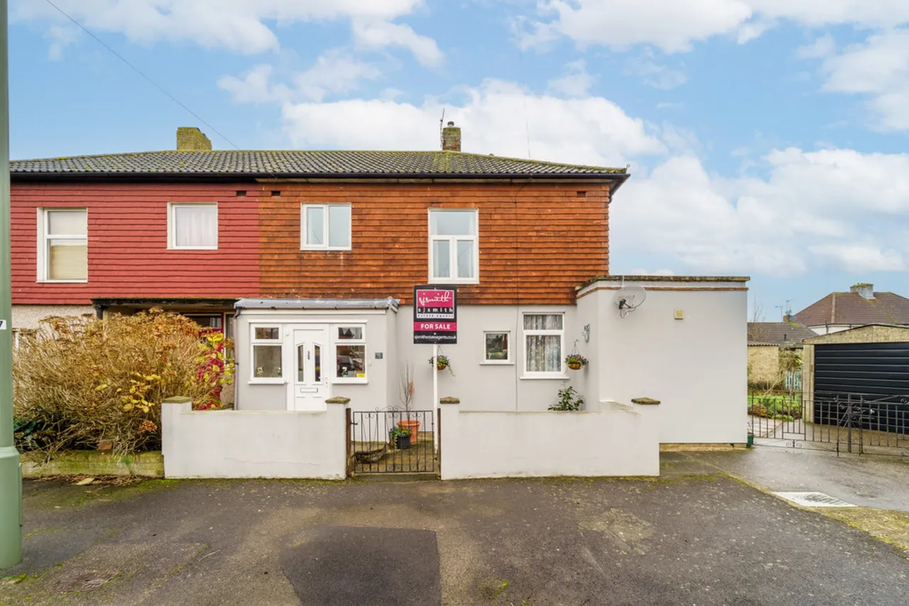 3 bed house for sale, Green Leas, Sunbury-on-Thames