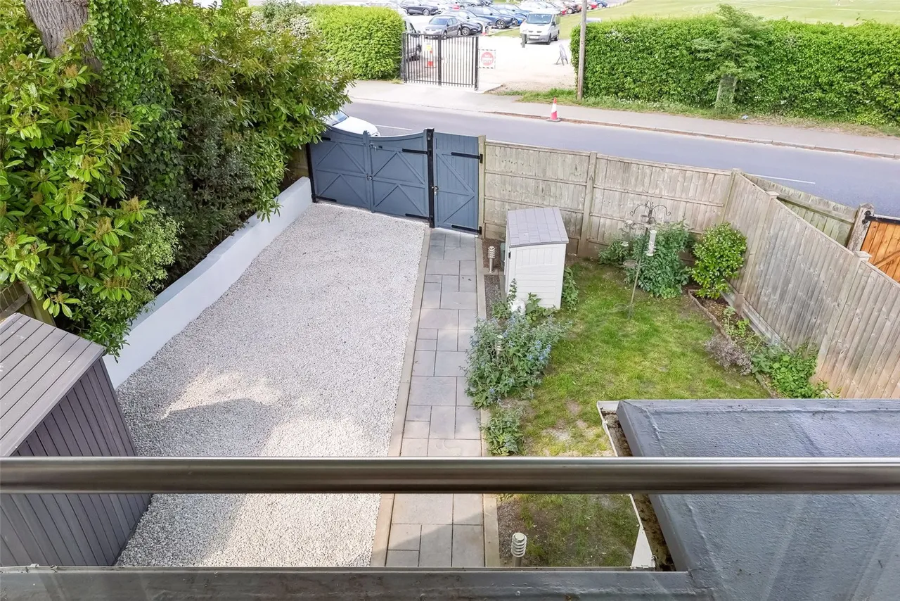 Hanworth Road, Hampton, TW12 3EA, photo 10