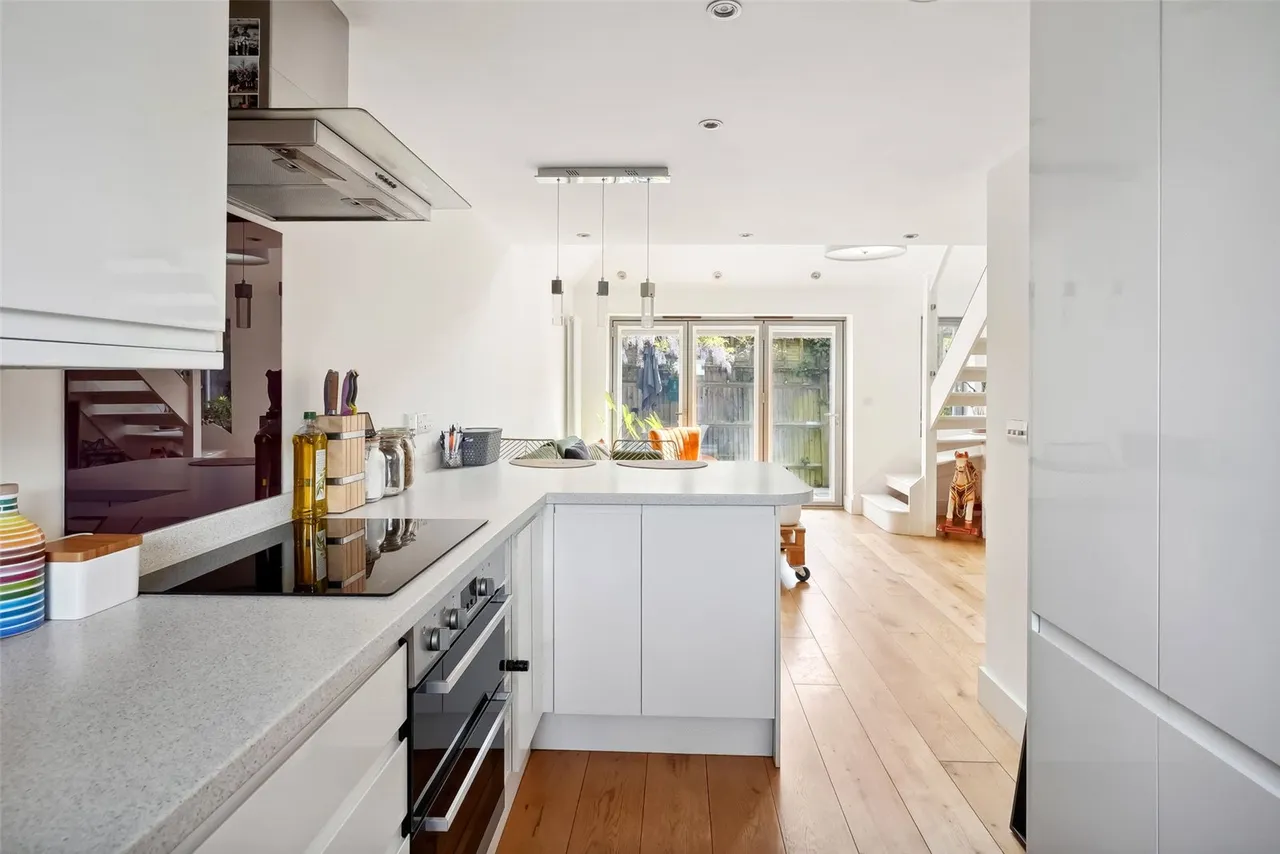 Hanworth Road, Hampton, TW12 3EA, photo 5