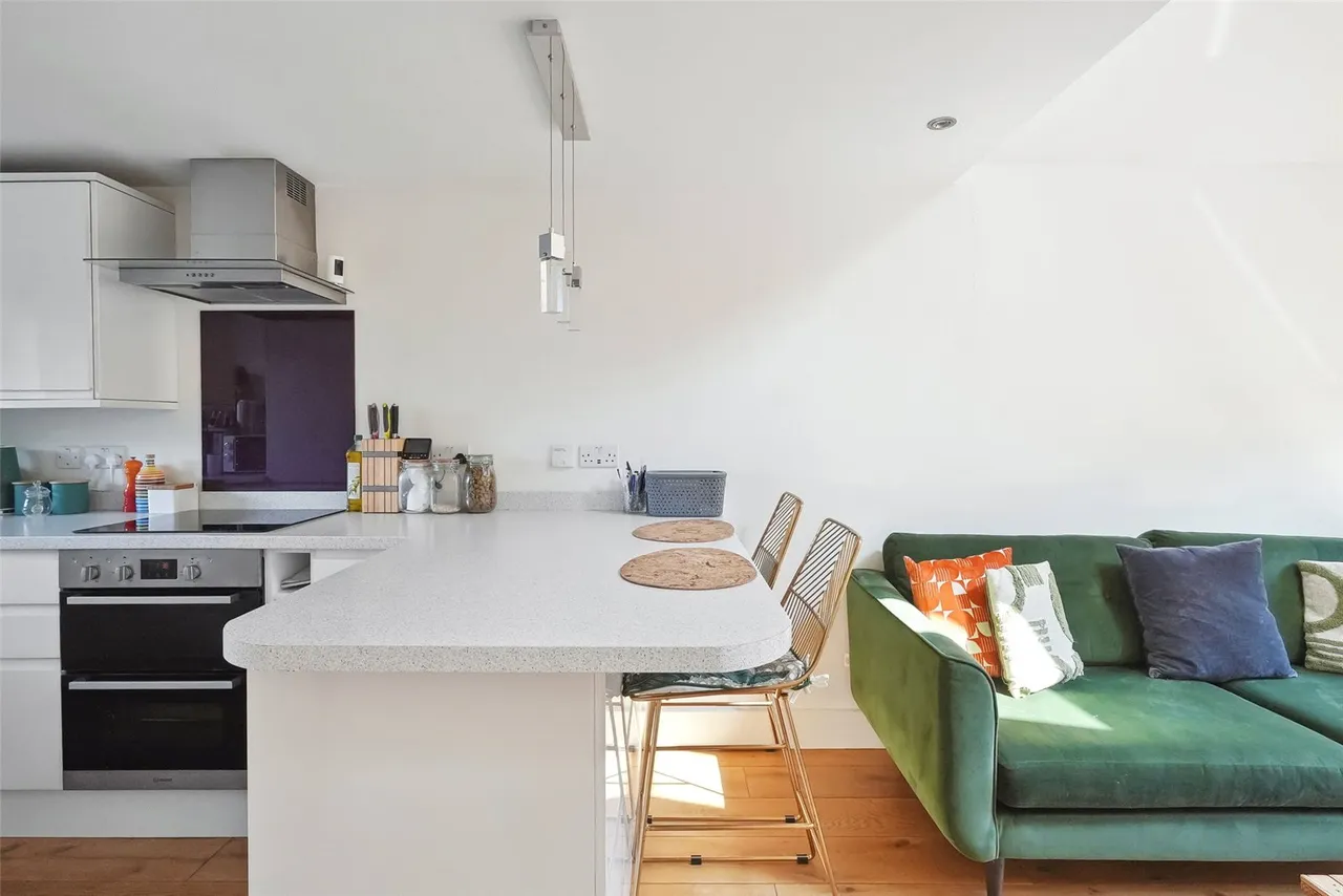 Hanworth Road, Hampton, TW12 3EA, photo 4