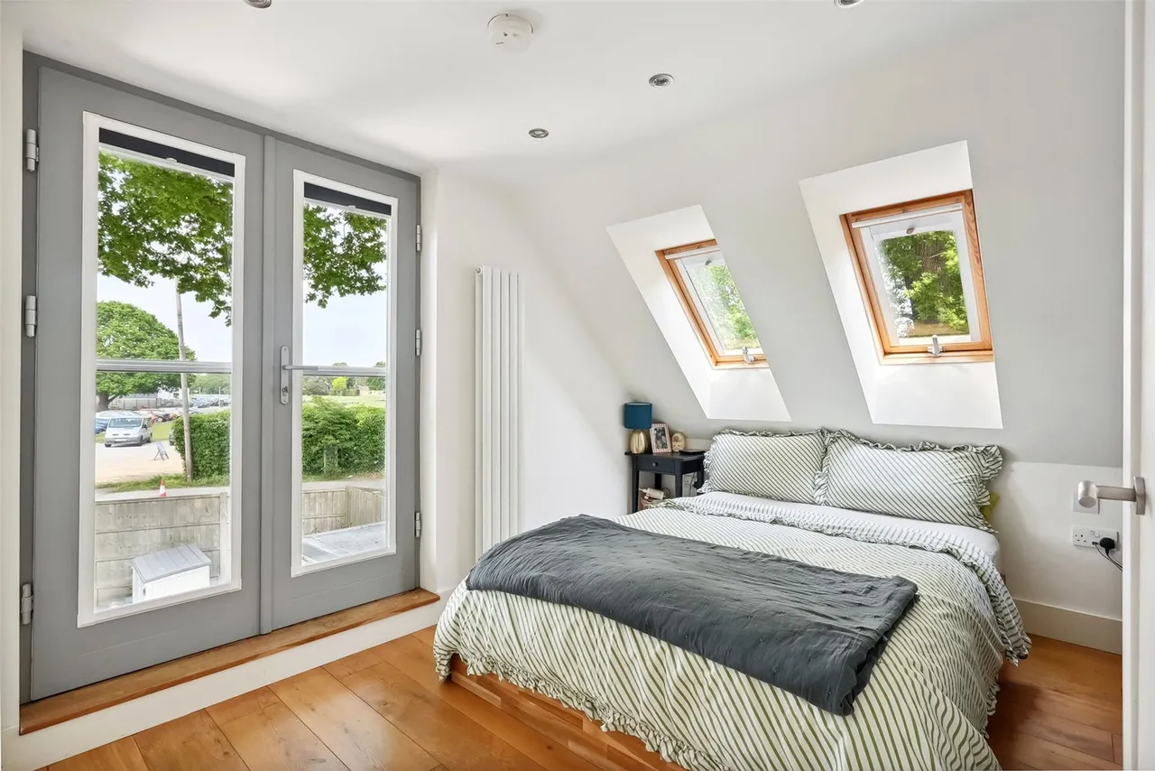 Hanworth Road, Hampton, TW12 3EA, photo 7
