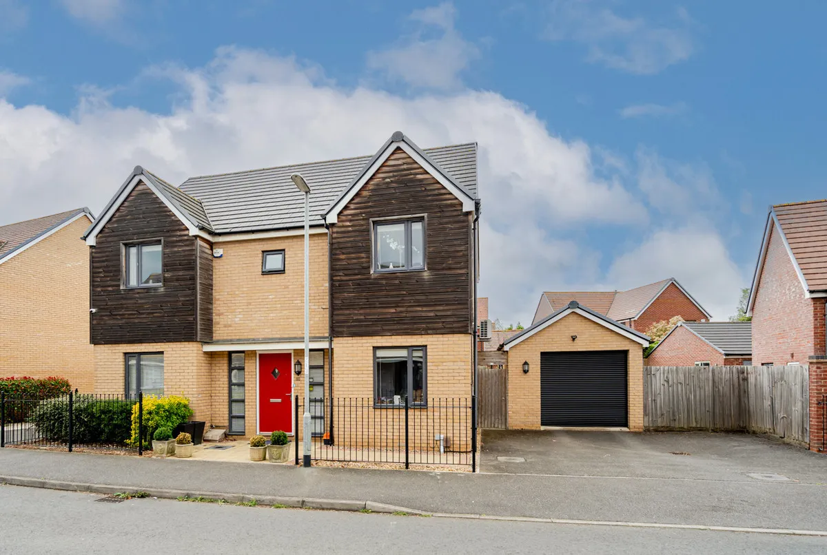 4 bed house for sale, Bedford, MK43