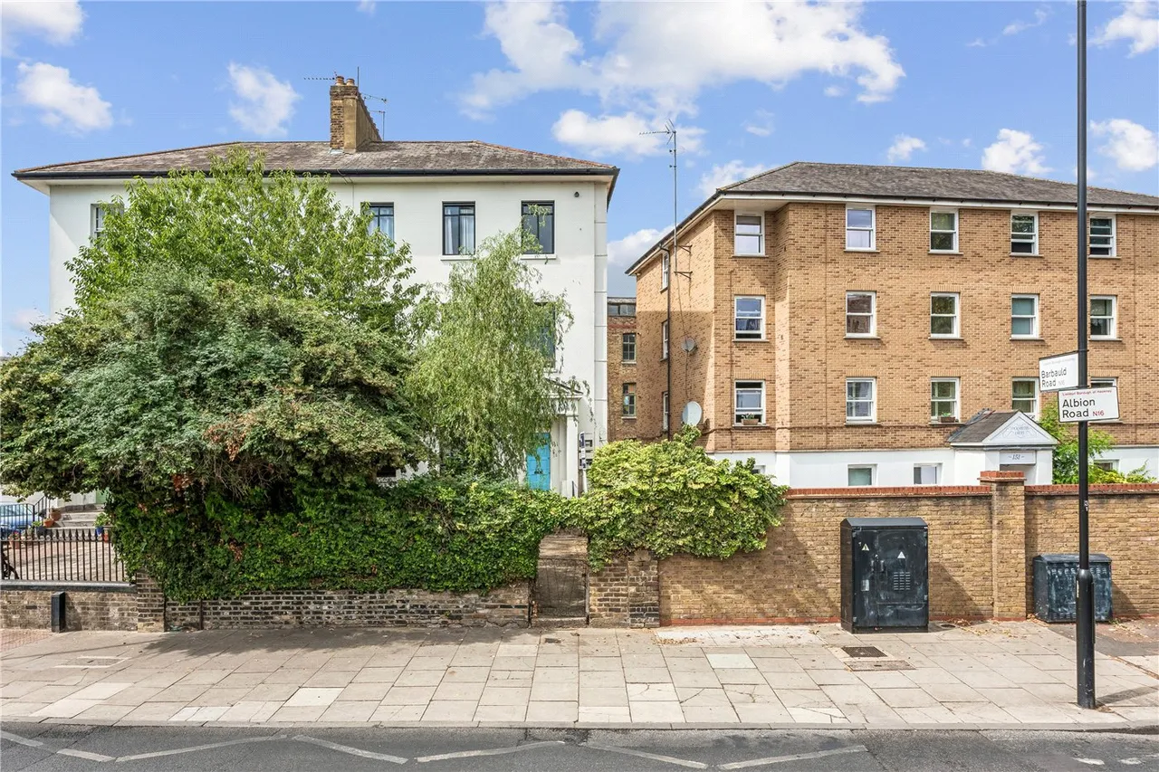 Albion Road, London, N16, photo 11