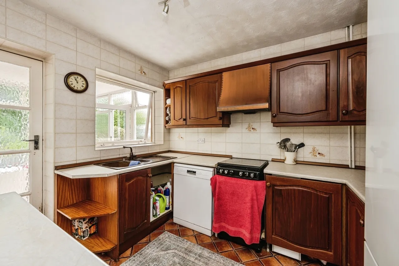 Beaconsfield Way, Swansea, SA2, photo 6