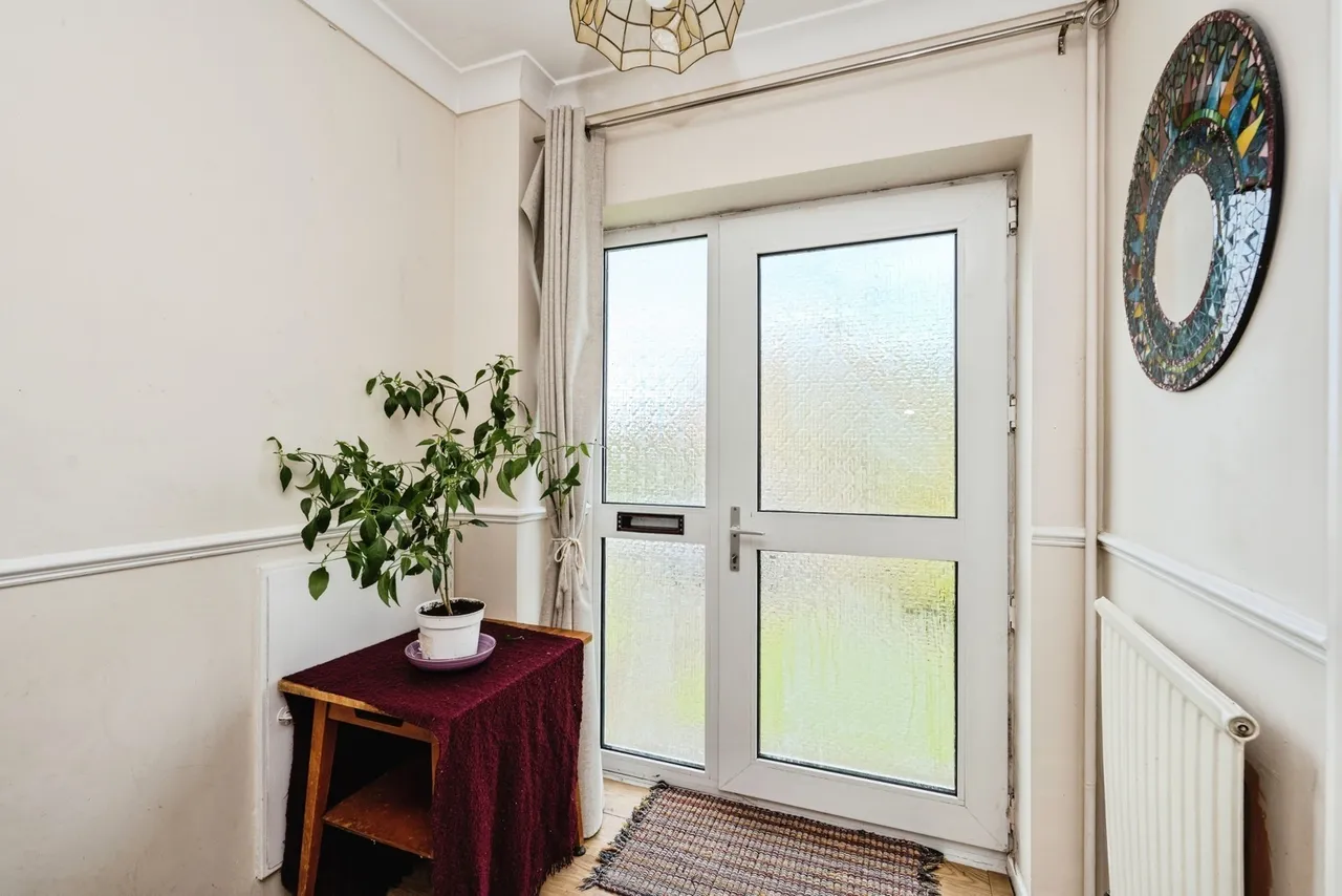 Beaconsfield Way, Swansea, SA2, photo 11