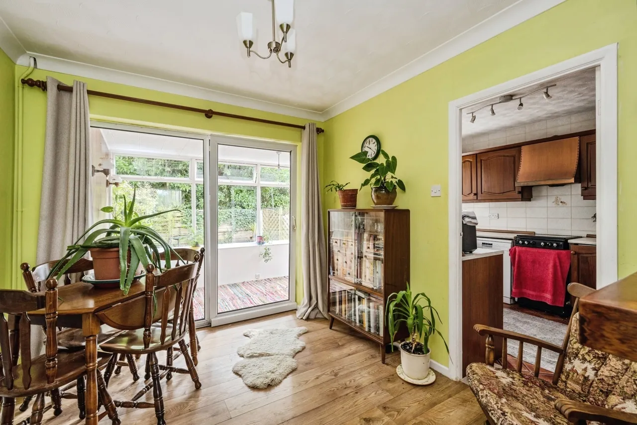 Beaconsfield Way, Swansea, SA2, photo 4