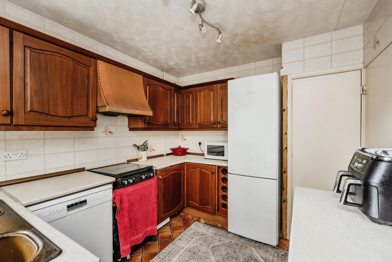 Beaconsfield Way, Swansea, SA2, photo 7