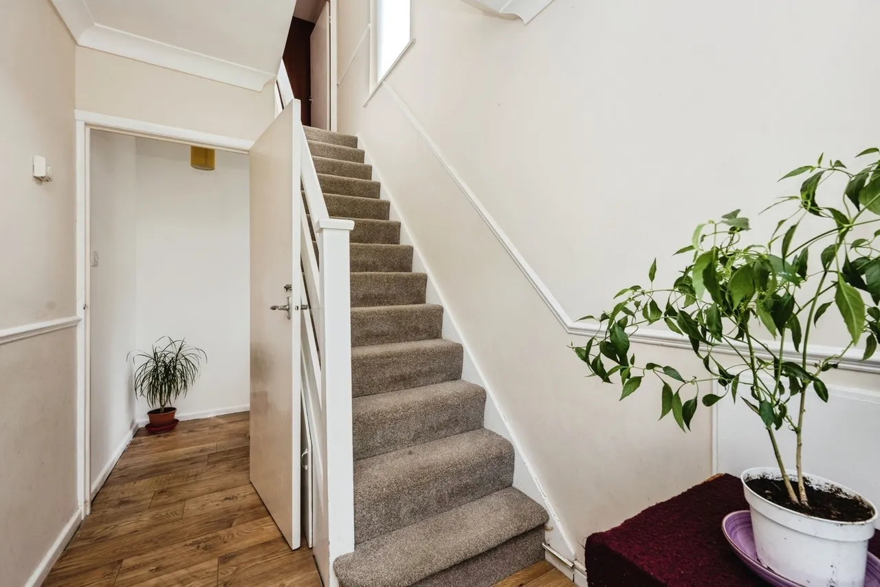 Beaconsfield Way, Swansea, SA2, photo 12