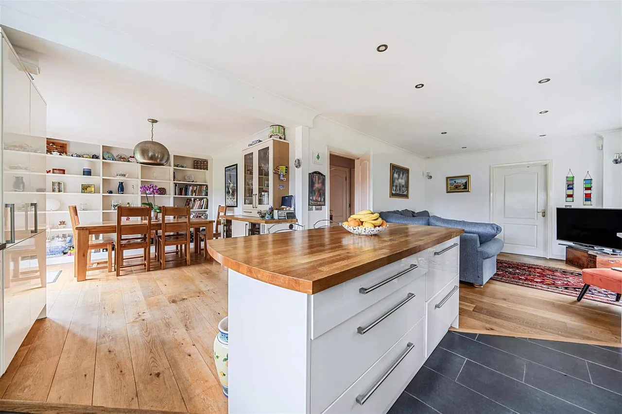 Newmans Close, Broadstairs, Kent, CT10 3PL, photo 2