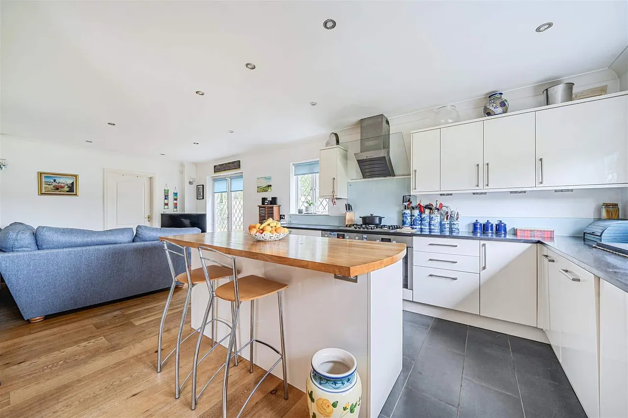 Newmans Close, Broadstairs, Kent, CT10 3PL, photo 3