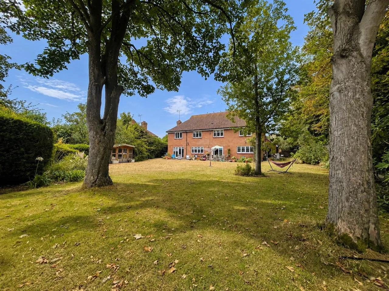 5 bed house for sale — Newmans Close, Broadstairs, Kent, CT10 3PL
