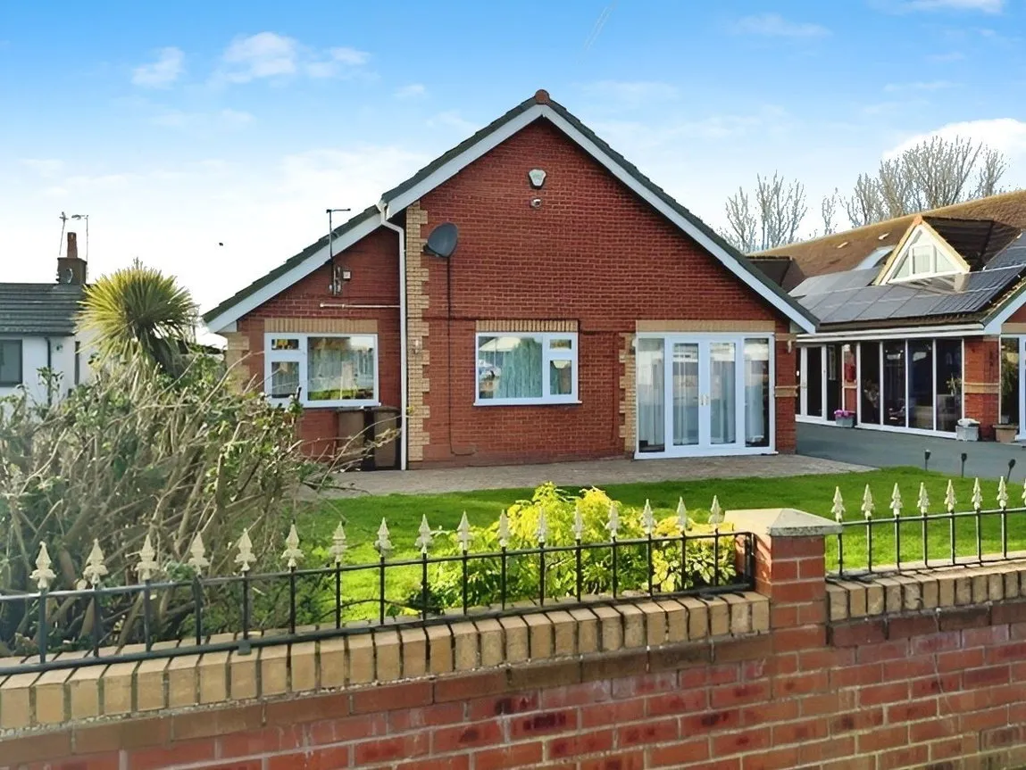 Gamfa Wen Road, Talacre, Flintshire, CH8 9RT, photo 2