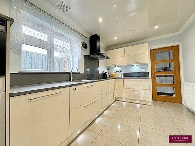 Gamfa Wen Road, Talacre, Flintshire, CH8 9RT, photo 5