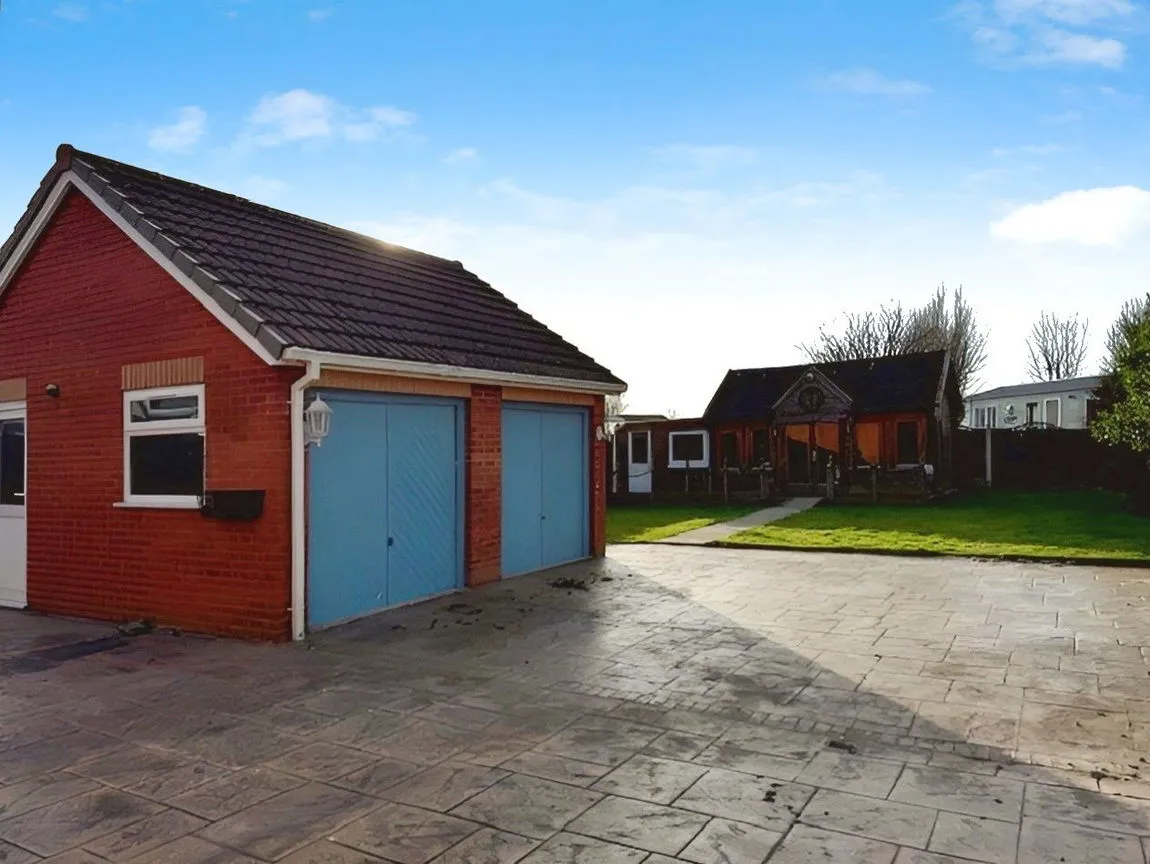 Gamfa Wen Road, Talacre, Flintshire, CH8 9RT, photo 8