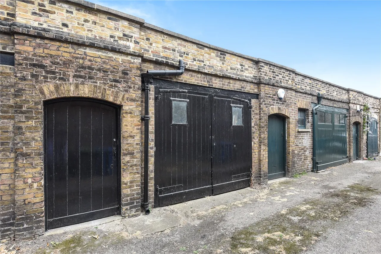 Naval Terrace, Sheerness, ME12, photo 13