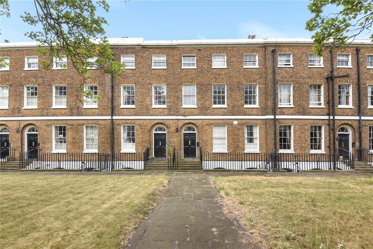 Naval Terrace, Sheerness, ME12, photo 2