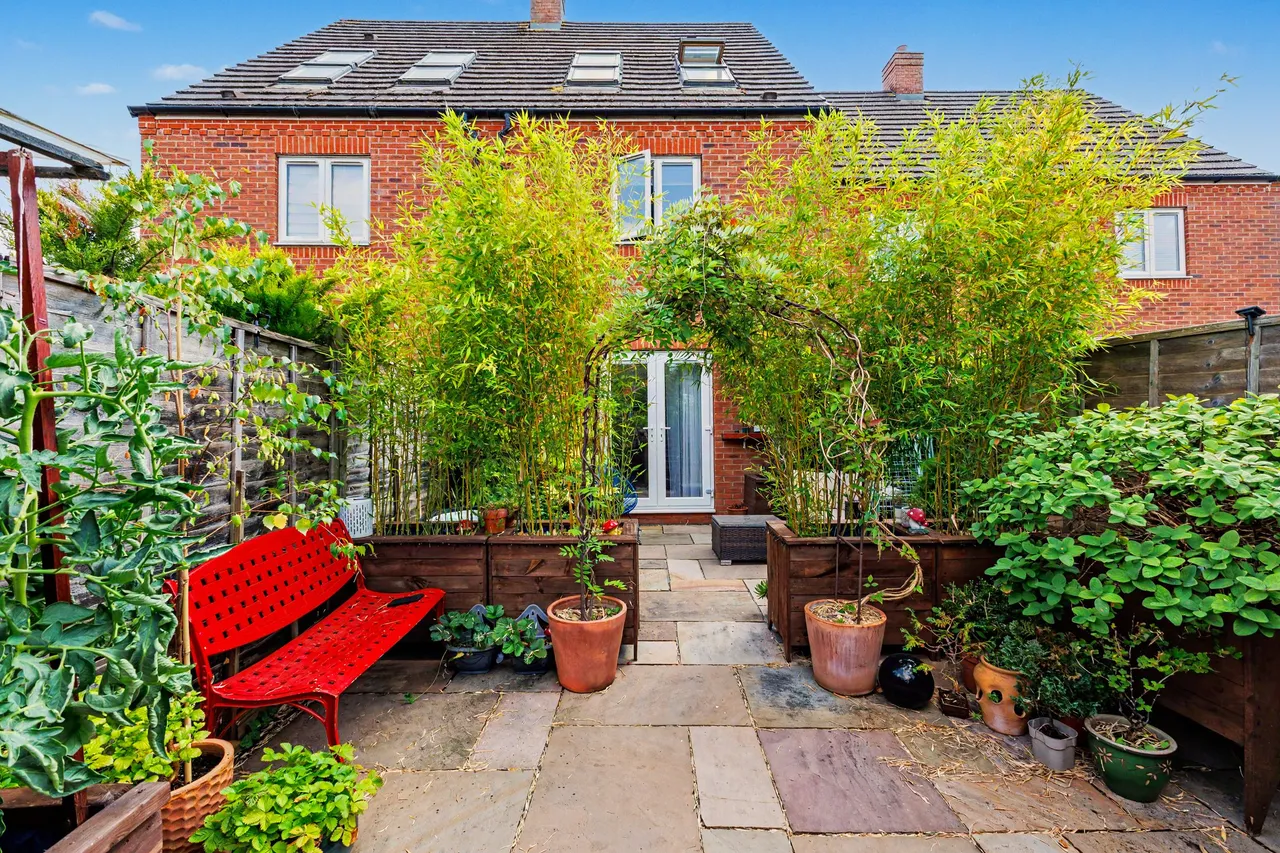 Freesia Close, Evesham, WR11, photo 4