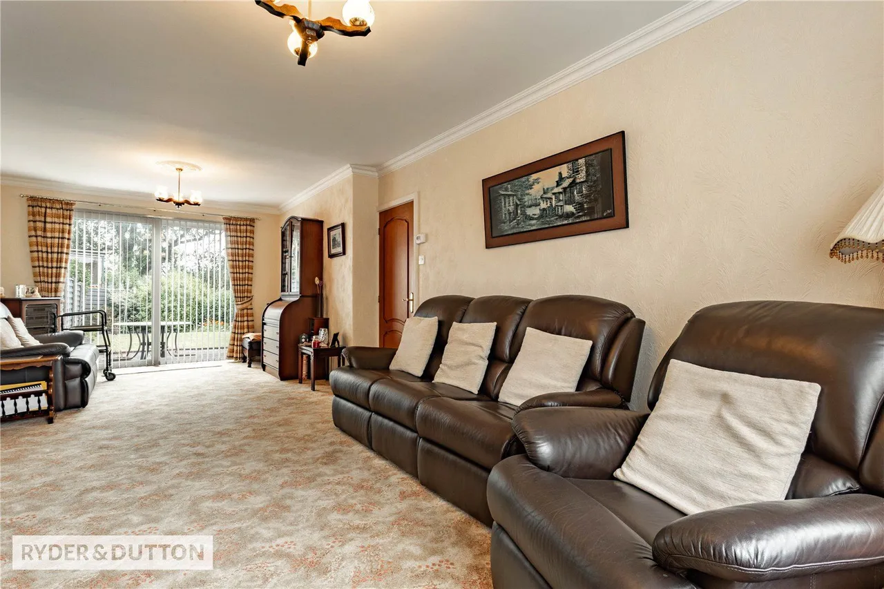 Manor Road, Shaw, OL2, photo 5