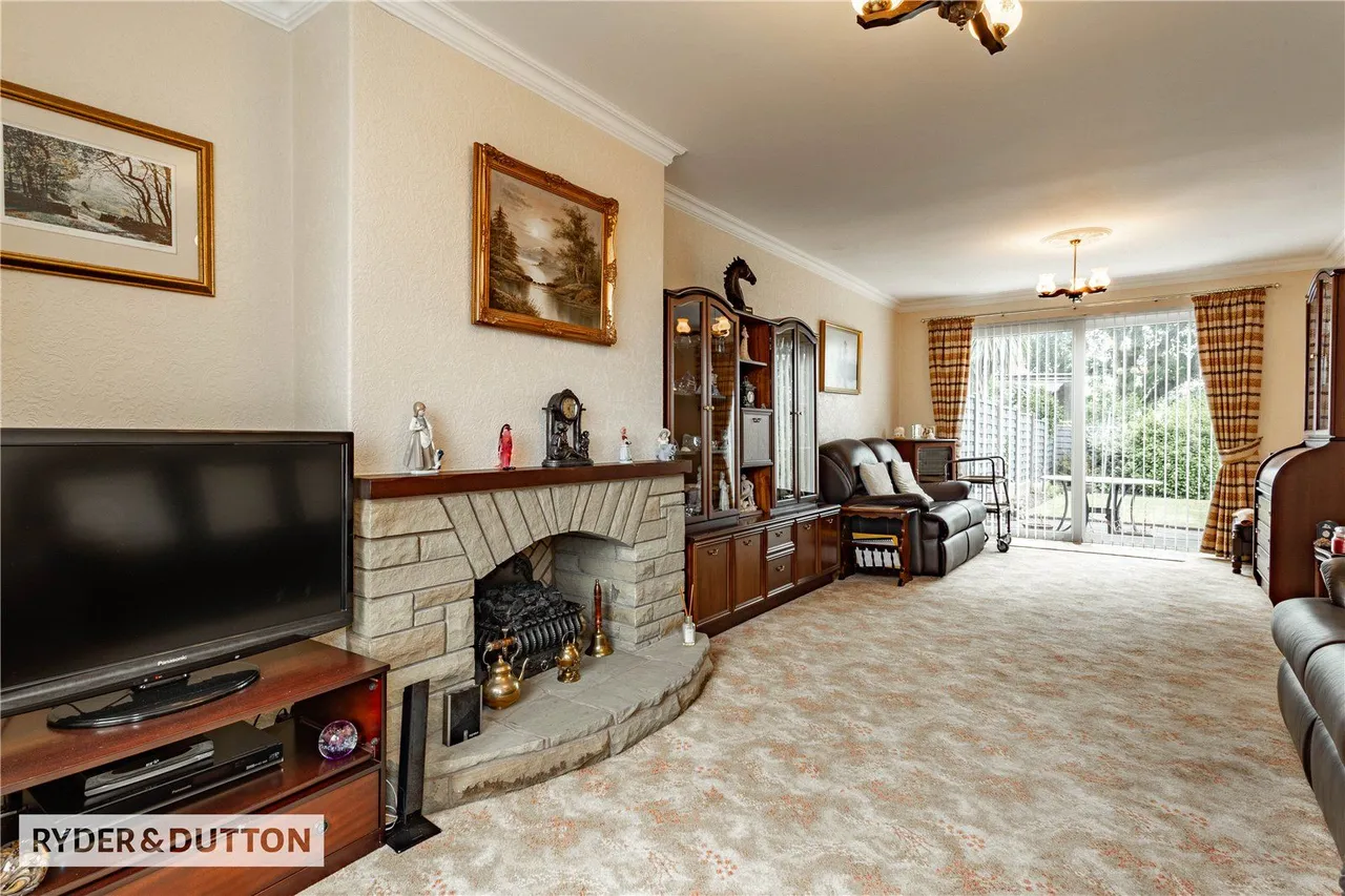 Manor Road, Shaw, OL2, photo 6