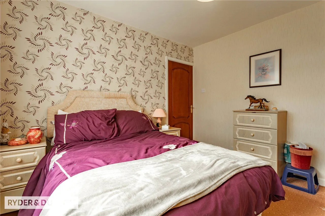 Manor Road, Shaw, OL2, photo 17