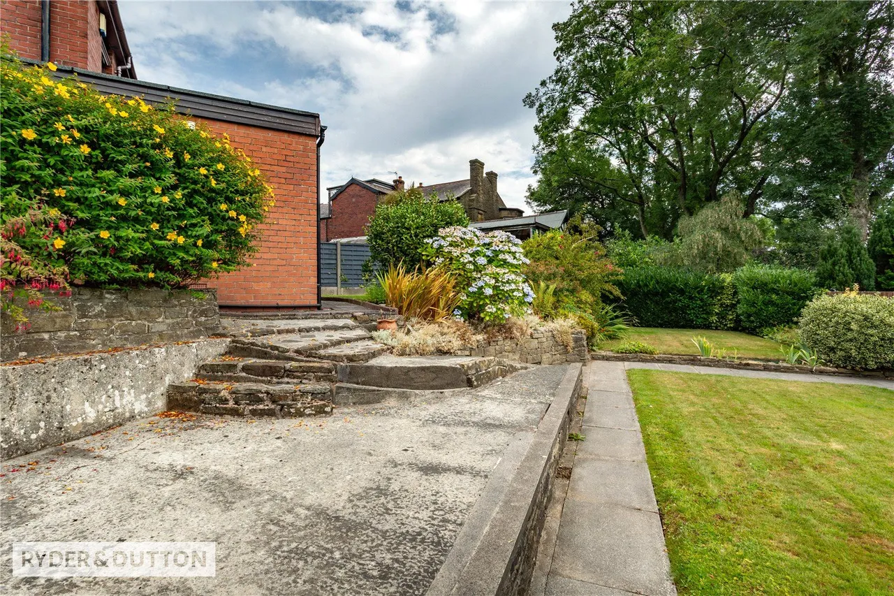 Manor Road, Shaw, OL2, photo 20