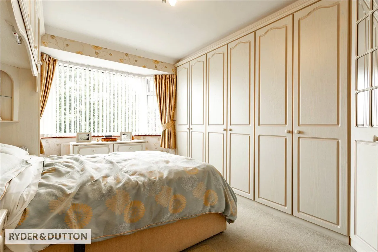 Manor Road, Shaw, OL2, photo 14
