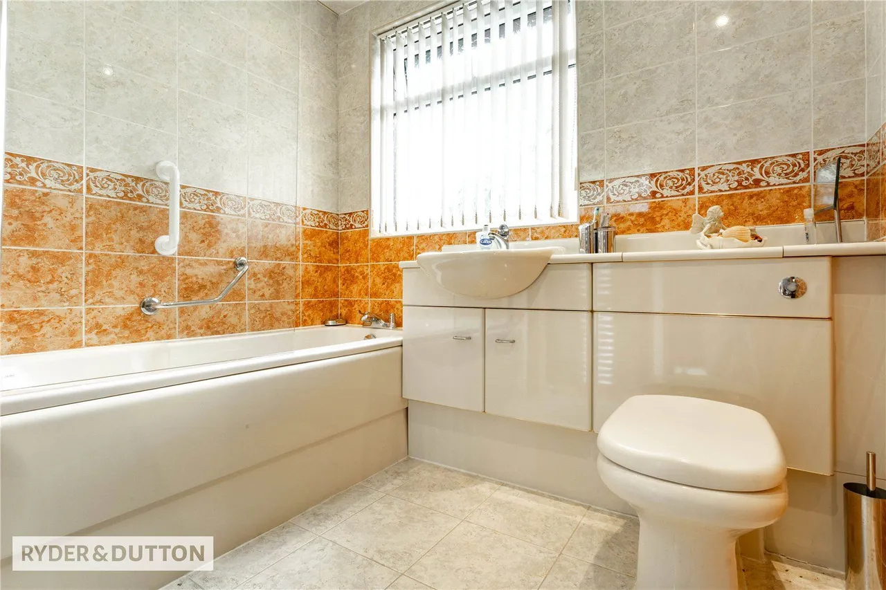 Manor Road, Shaw, OL2, photo 18